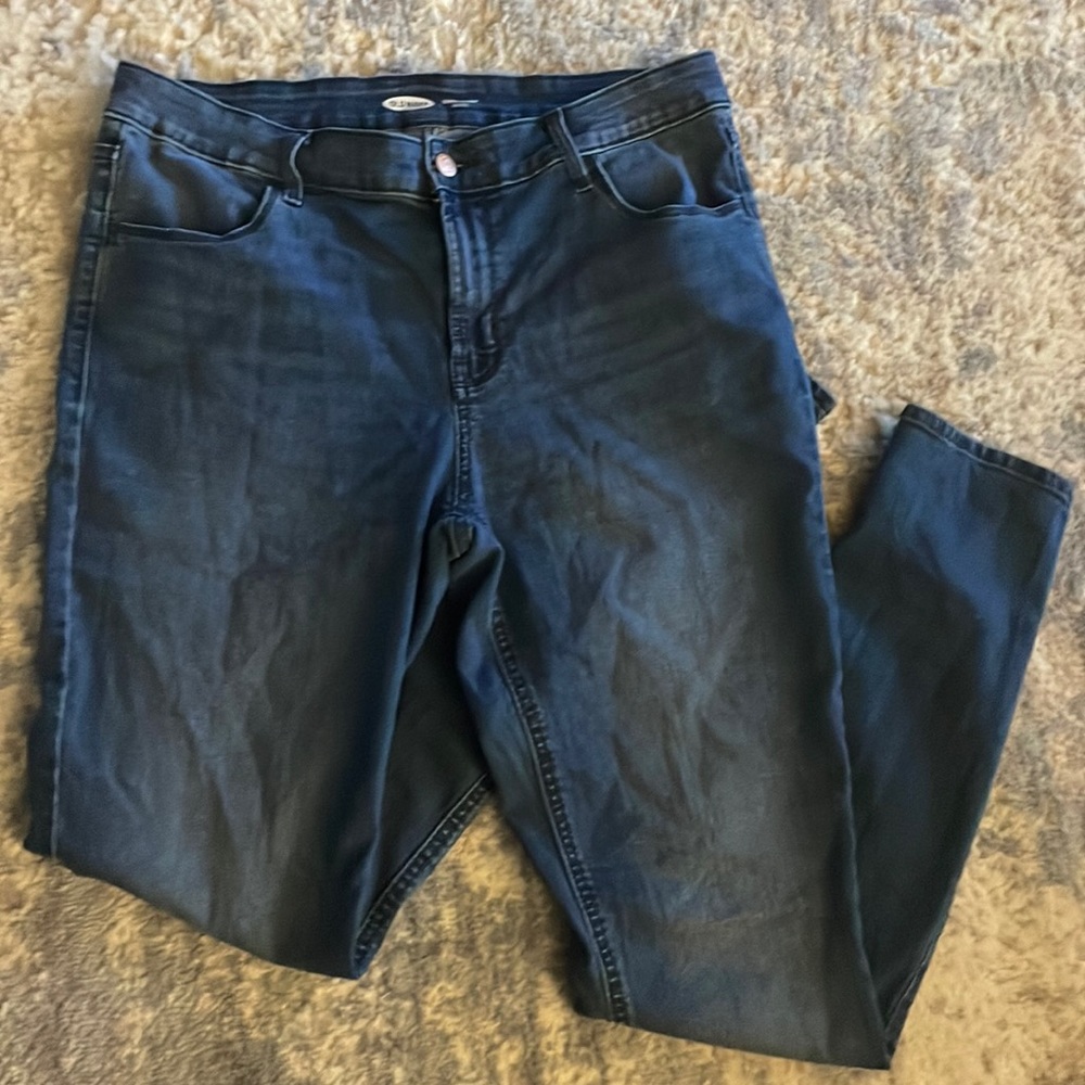 Never worn - Old Navy super skinny high rise jeans